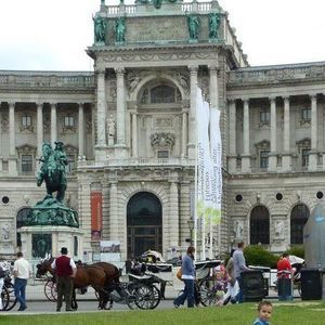 Meet your Posher, Eliza